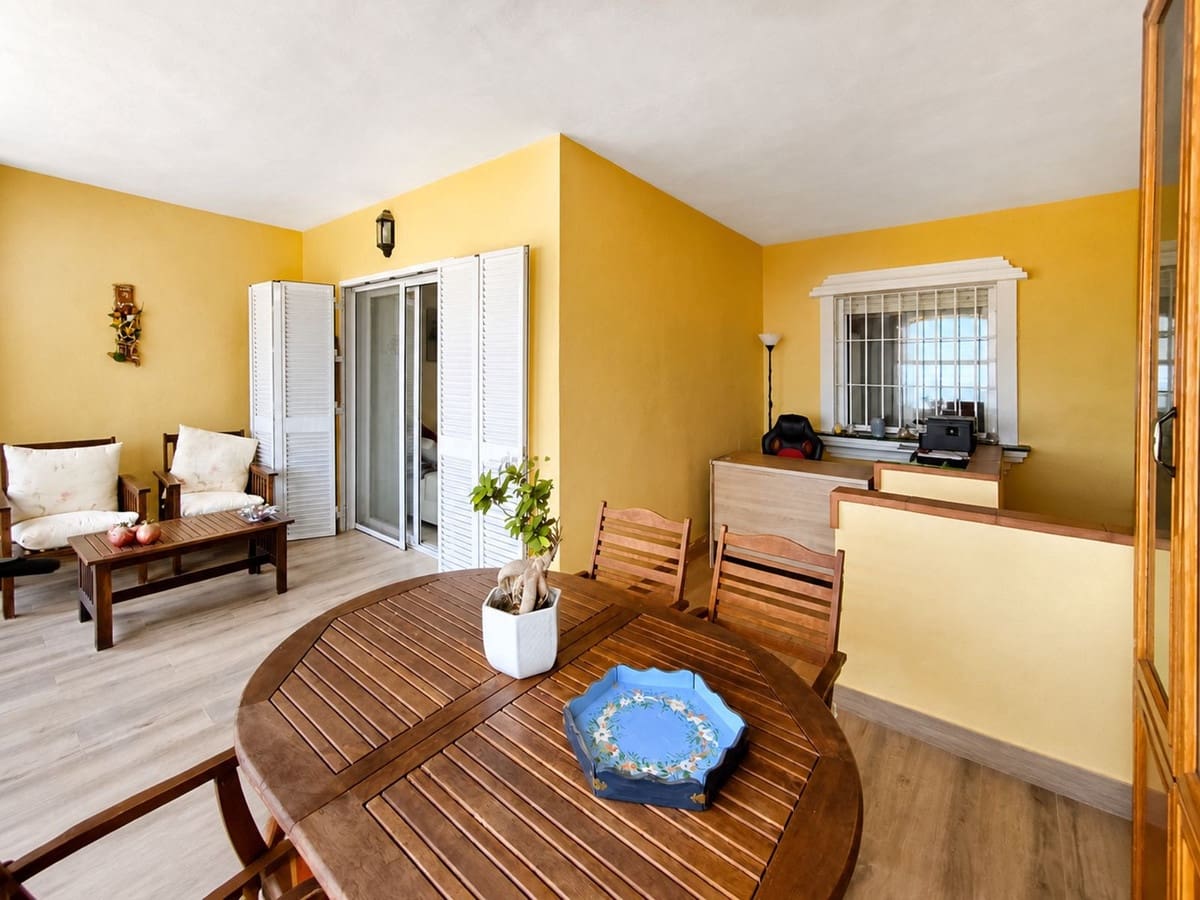 3 sovrum Lägenhet till salu i La Duquesa / Puerto de la Duquesa med pool - 425 000 € (Ref: 10061032)