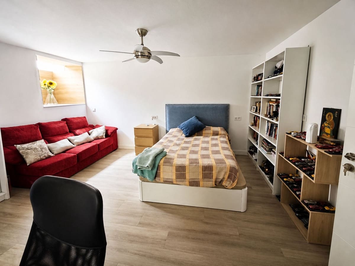 3 sovrum Lägenhet till salu i La Duquesa / Puerto de la Duquesa med pool - 425 000 € (Ref: 10061032)