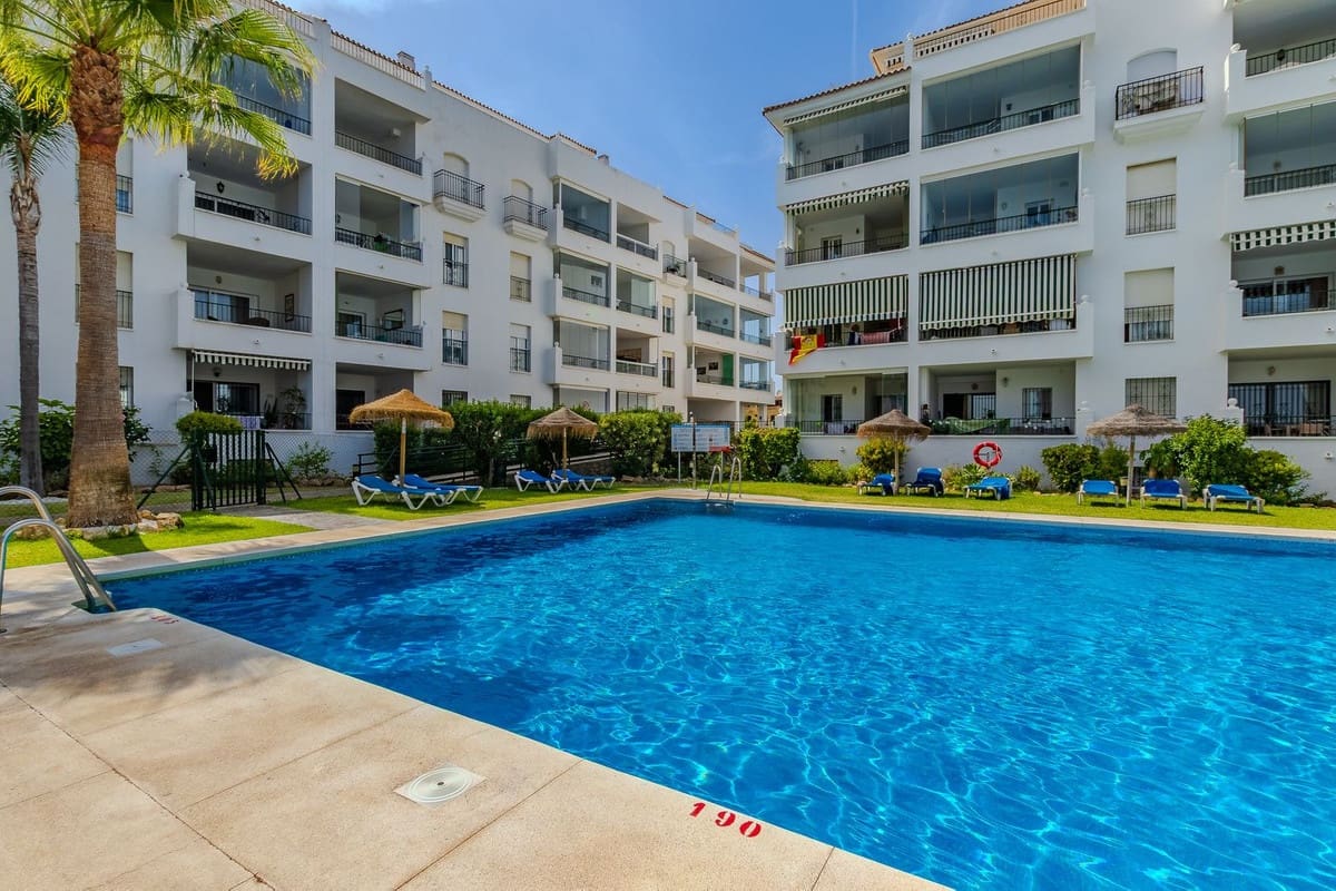 1 soverom Leilighet til salgs i Mijas Costa med svømmebasseng garasje - € 298 000 (Ref: 10065542)