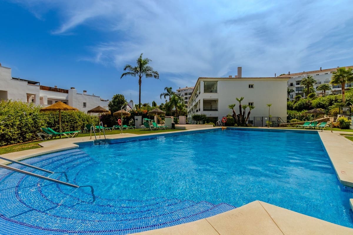 1 soverom Leilighet til salgs i Mijas Costa med svømmebasseng garasje - € 298 000 (Ref: 10065542)