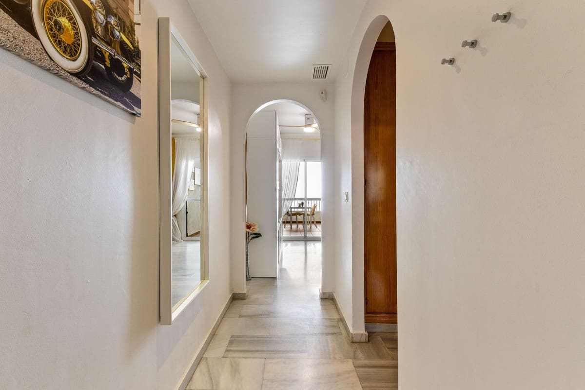 1 soverom Leilighet til salgs i Mijas Costa med svømmebasseng garasje - € 298 000 (Ref: 10065542)