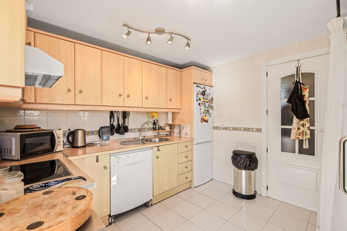 3 bedroom Penthouse for sale in Casares with pool - € 490,000 (Ref: 10071846)