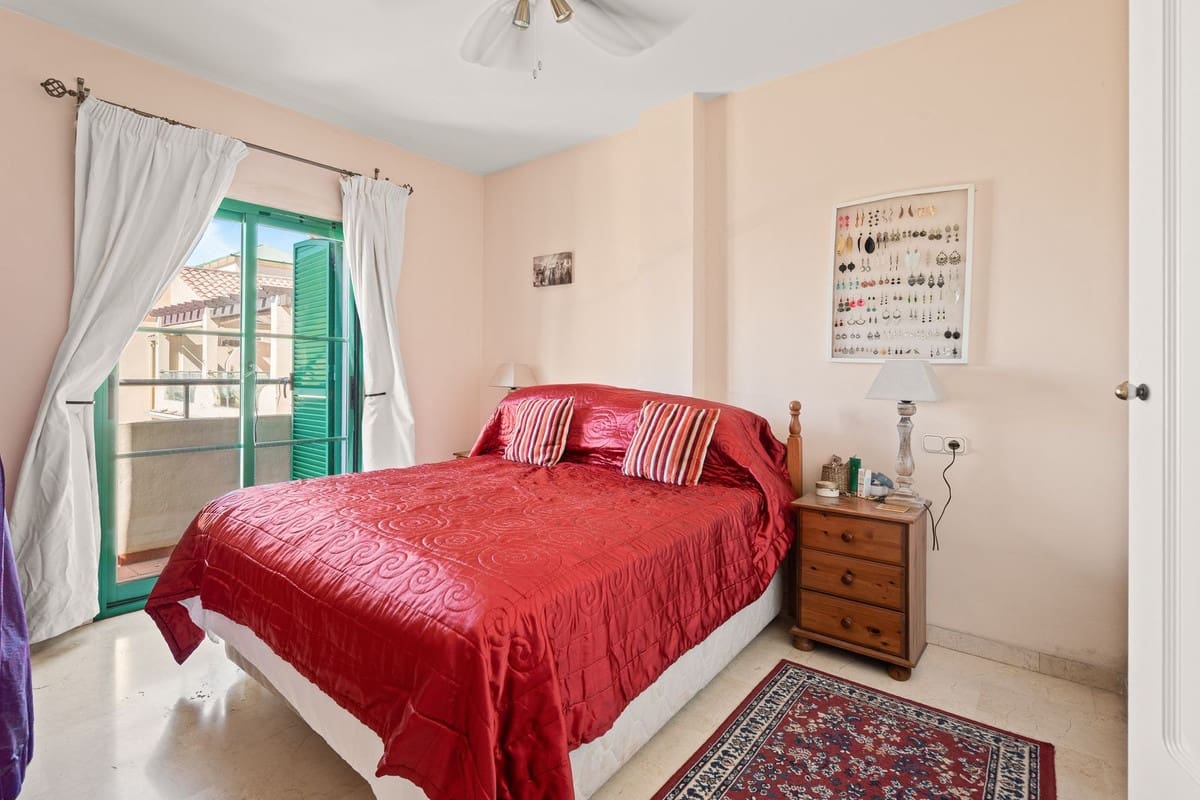 3 bedroom Penthouse for sale in Casares with pool - € 490,000 (Ref: 10071846)