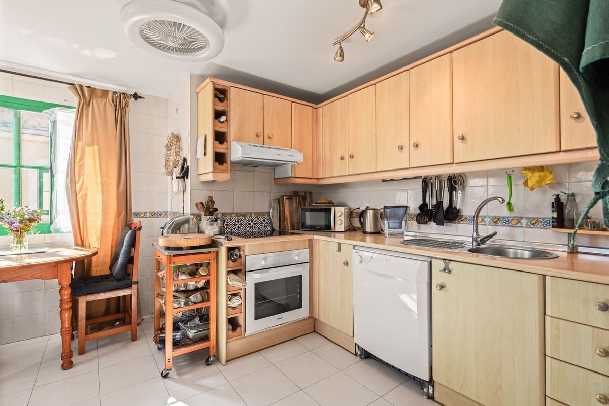 3 bedroom Penthouse for sale in Casares with pool - € 490,000 (Ref: 10071846)