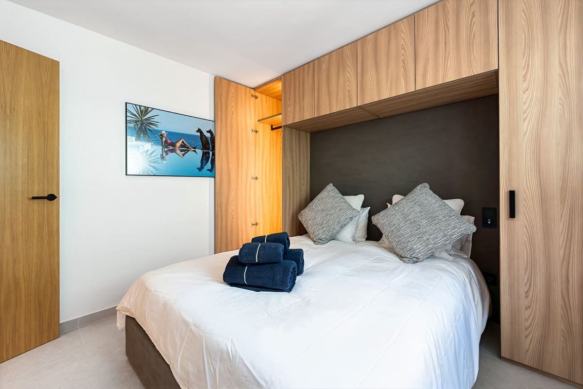 4 sypialnia Dom na sprzedaż w Nueva Andalucia z basenem garażem - 1 365 000 € (Ref: 10074646)