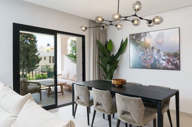 4 sypialnia Dom na sprzedaż w Nueva Andalucia, Marbella z basenem garażem - 1 365 000 € (Ref: 10074646)