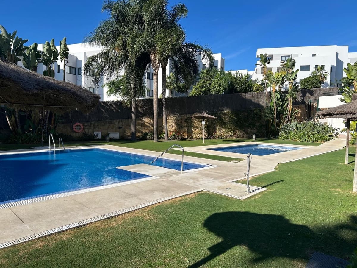 2 Zimmer Apartment zu verkaufen in Manilva mit Pool Garage - 335.000 € (Ref: 10077292)