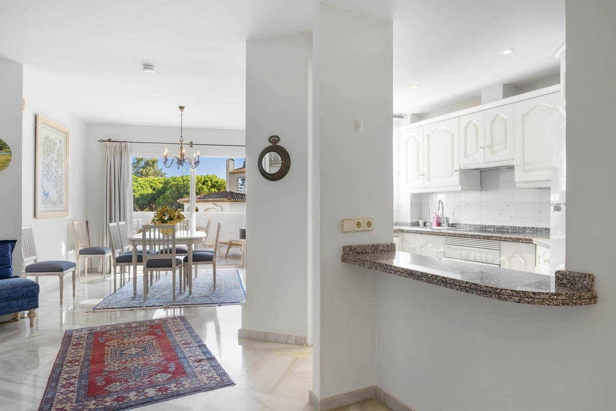 3 soveværelse Lejlighed til salg i Elviria med swimmingpool garage - € 720.000 (Ref: 10081498)