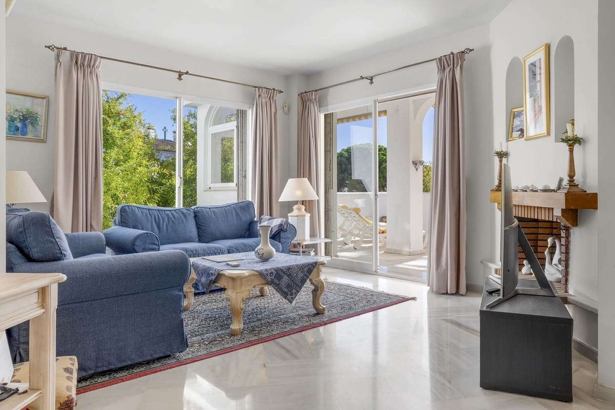 3 soveværelse Lejlighed til salg i Elviria med swimmingpool garage - € 720.000 (Ref: 10081498)