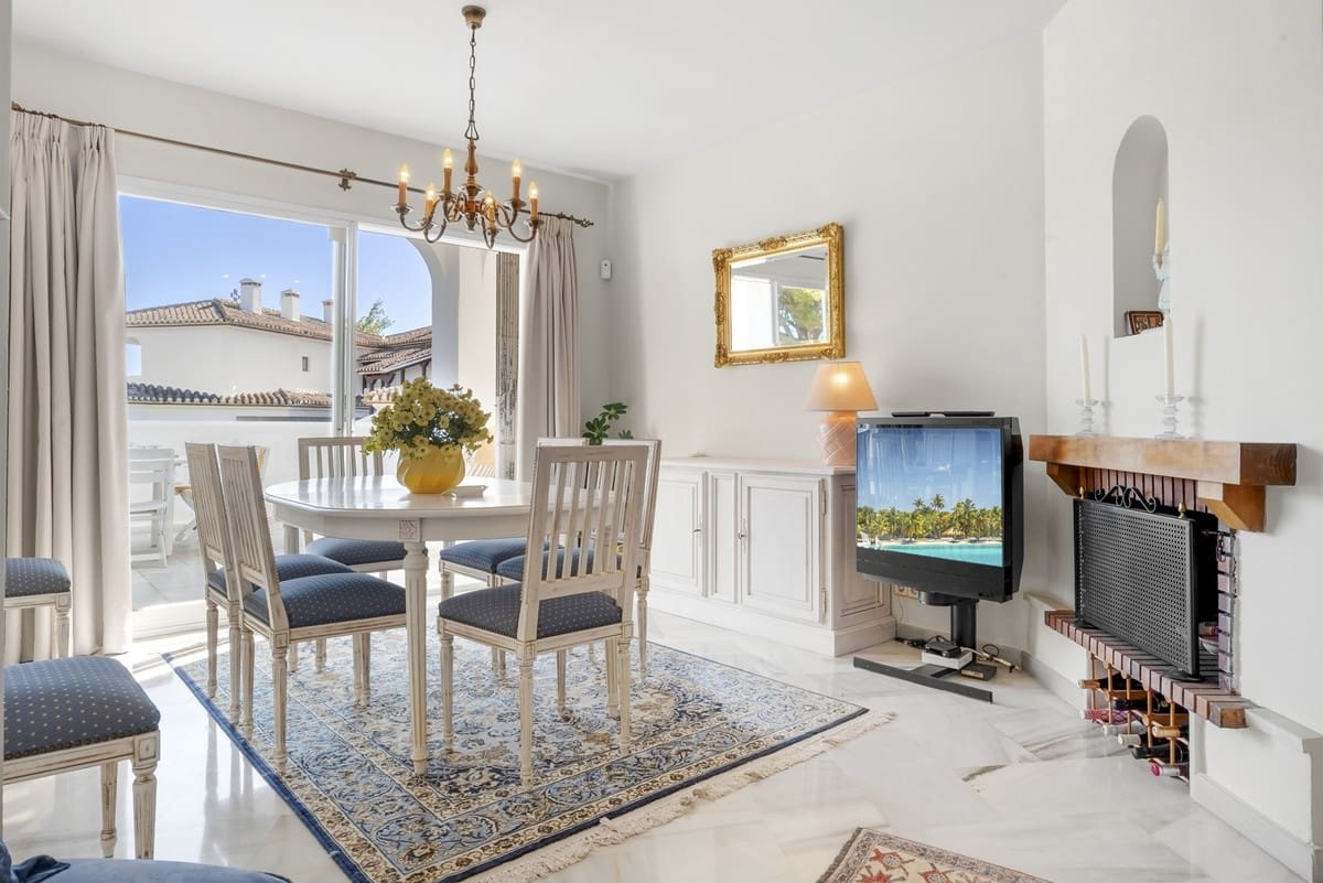 3 soveværelse Lejlighed til salg i Elviria med swimmingpool garage - € 720.000 (Ref: 10081498)