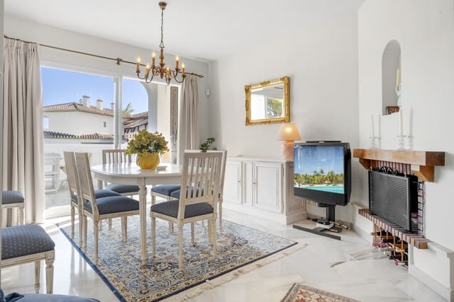 3 soveværelse Lejlighed til salg i Elviria, Marbella med swimmingpool garage - € 720.000 (Ref: 10081498)