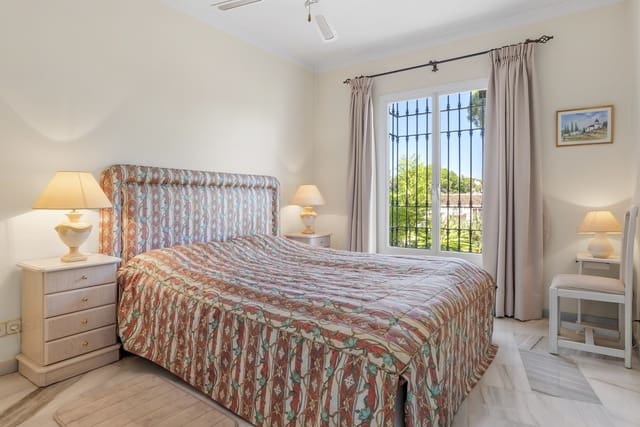 3 soveværelse Lejlighed til salg i Elviria, Marbella med swimmingpool garage - € 720.000 (Ref: 10081498)