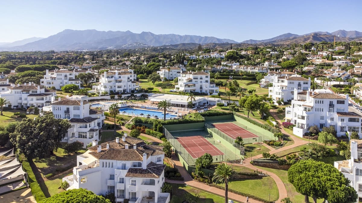 3 soveværelse Lejlighed til salg i Elviria med swimmingpool garage - € 720.000 (Ref: 10081498)