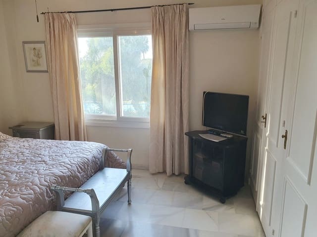 2 Zimmer Apartment zu verkaufen in El Paraiso, Estepona mit Pool Garage - 325.000 € (Ref: 10094962)