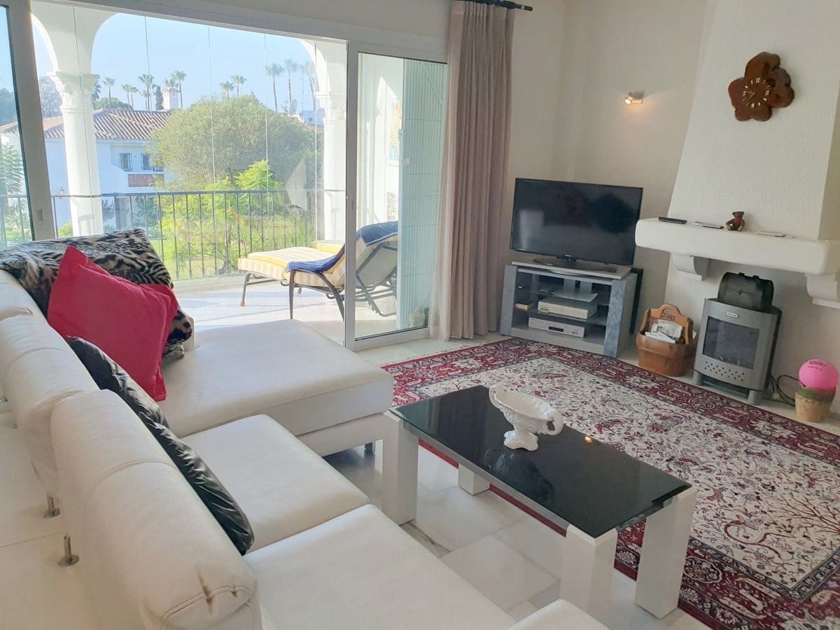 2 Zimmer Apartment zu verkaufen in El Paraiso mit Pool Garage - 325.000 € (Ref: 10094962)
