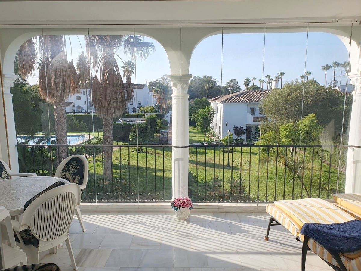 2 Zimmer Apartment zu verkaufen in El Paraiso mit Pool Garage - 325.000 € (Ref: 10094962)