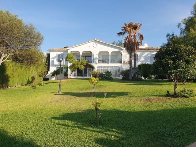 2 Zimmer Apartment zu verkaufen in El Paraiso, Estepona mit Pool Garage - 325.000 € (Ref: 10094962)