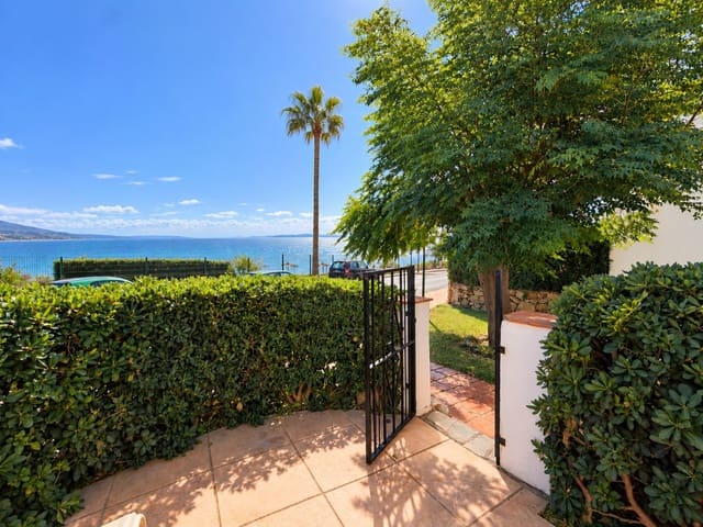 2 makuuhuone Ranta-asunto myytävänä paikassa La Duquesa / Puerto de la Duquesa, Manilva mukana uima-altaan - 340 000 € (Ref: 10094966)