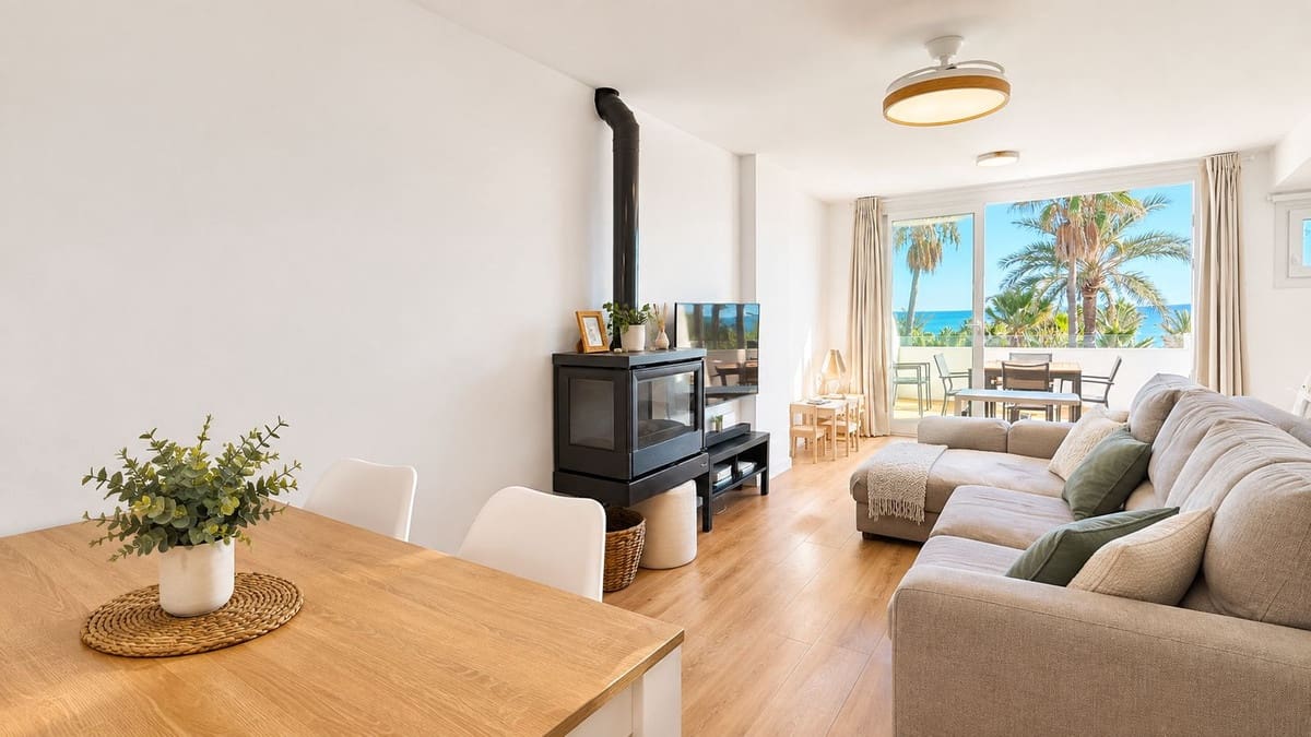 2 bedroom Townhouse for sale in El Faro with pool garage - € 490,000 (Ref: 10097352)
