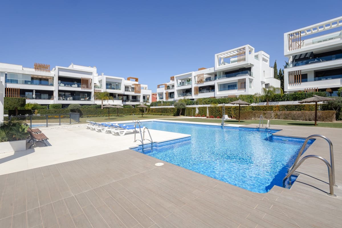 2 slaapkamer Appartement te koop in Estepona met zwembad garage - € 535.000 (Ref: 10131035)