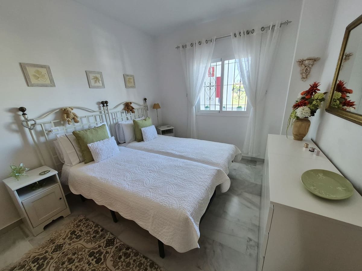 2 sovrum Lägenhet till salu i Miraflores med pool garage - 375 000 € (Ref: 10132194)