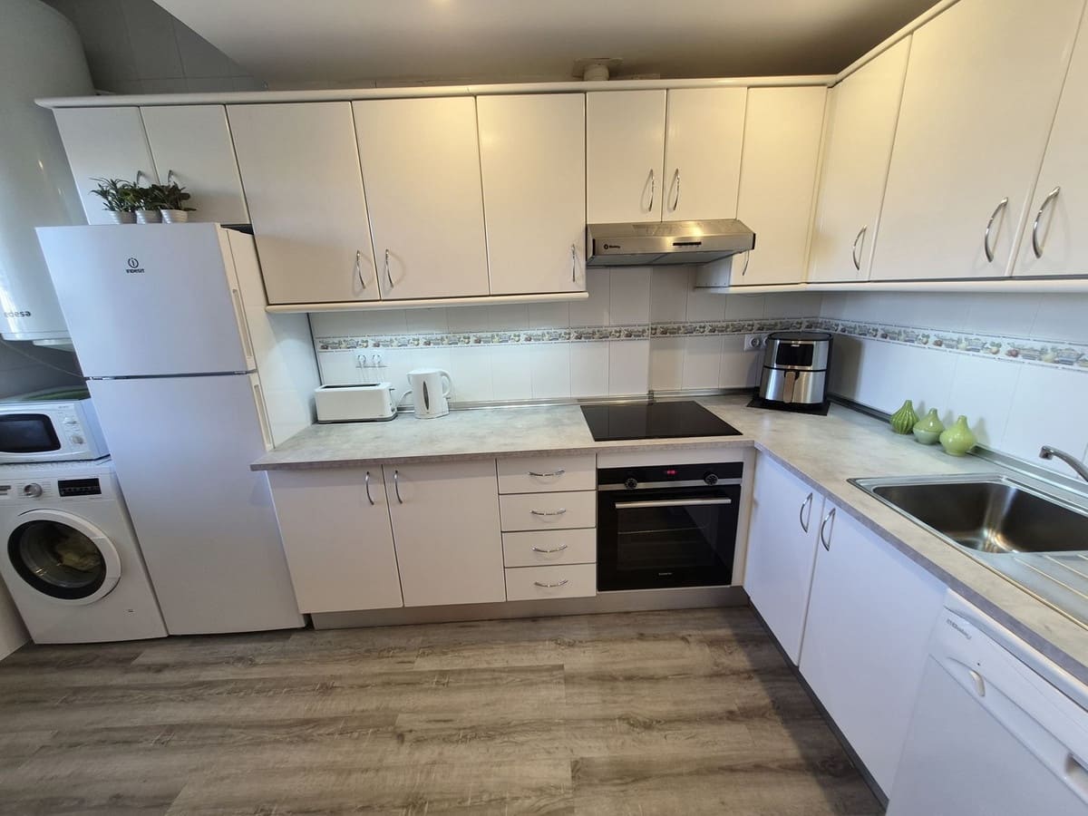 2 sovrum Lägenhet till salu i Miraflores med pool garage - 375 000 € (Ref: 10132194)