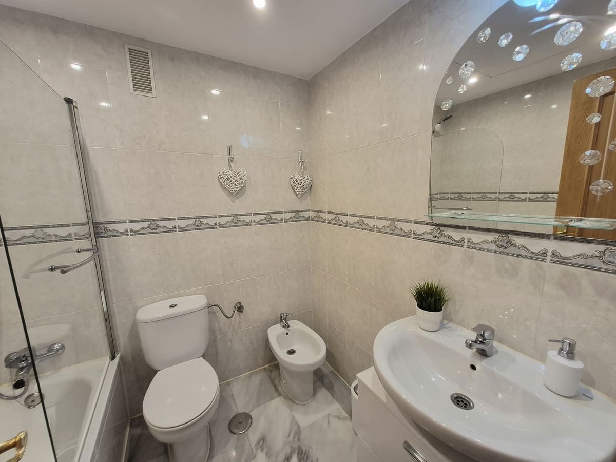 2 sovrum Lägenhet till salu i Miraflores med pool garage - 375 000 € (Ref: 10132194)