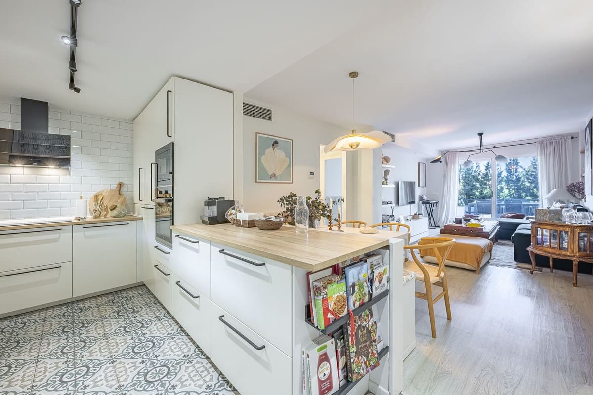 Apartamento de 2 habitaciones en Guadalmina en venta con piscina garaje - 475.000 € (Ref: 10132196)