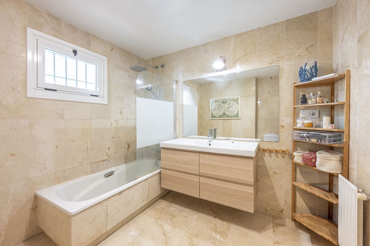 Apartamento de 2 habitaciones en Guadalmina en venta con piscina garaje - 475.000 € (Ref: 10132196)