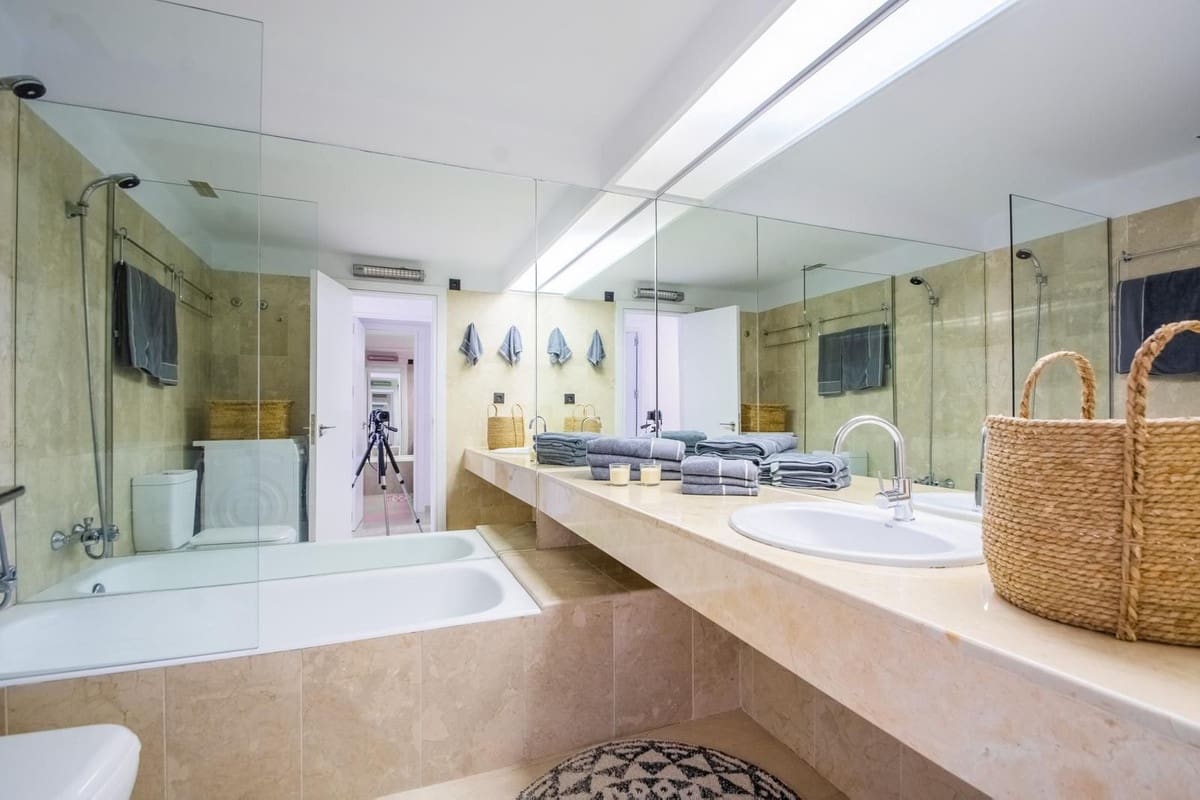 2 quarto Apartamento para venda em Rio Real com piscina garagem - 675 000 € (Ref: 10132199)
