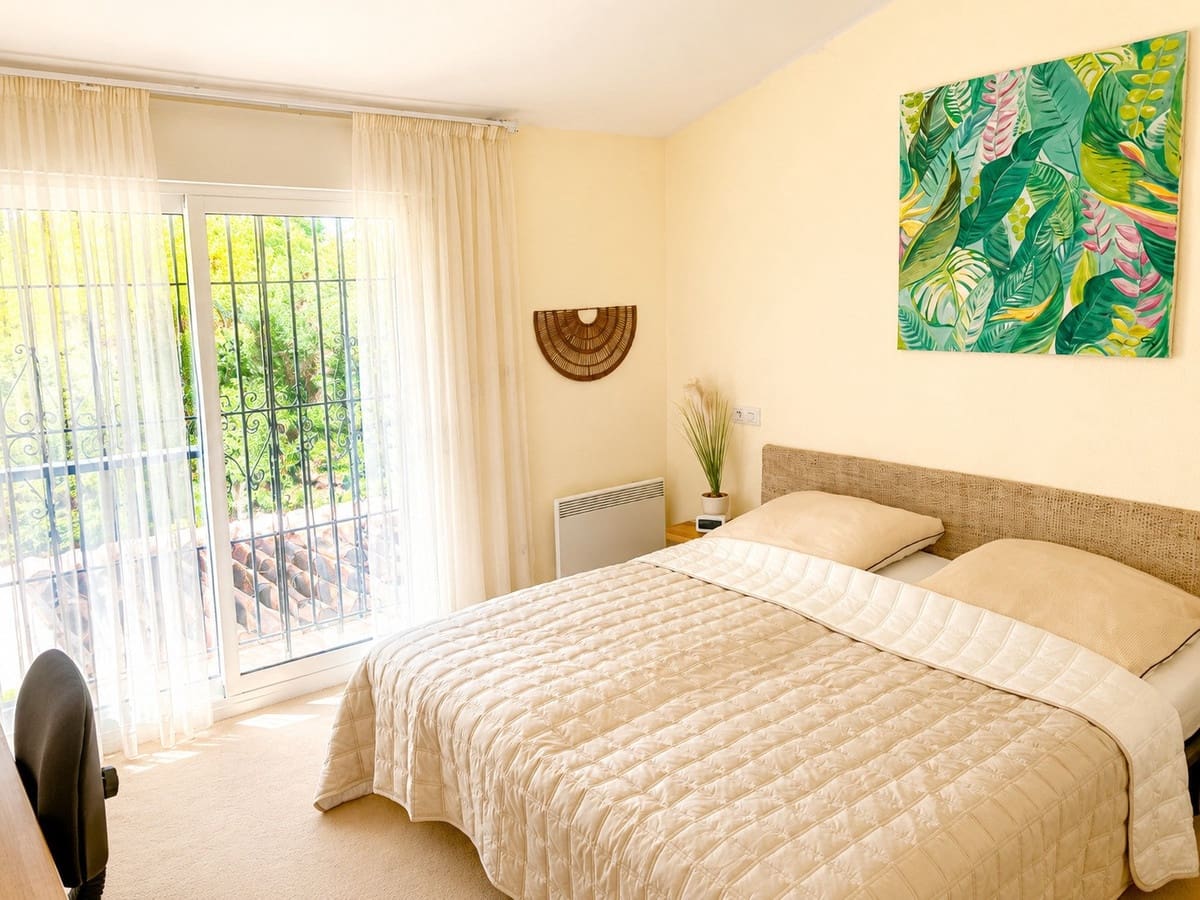 2 Zimmer Doppelhaus zu verkaufen in Estepona mit Pool Garage - 450.000 € (Ref: 10136348)