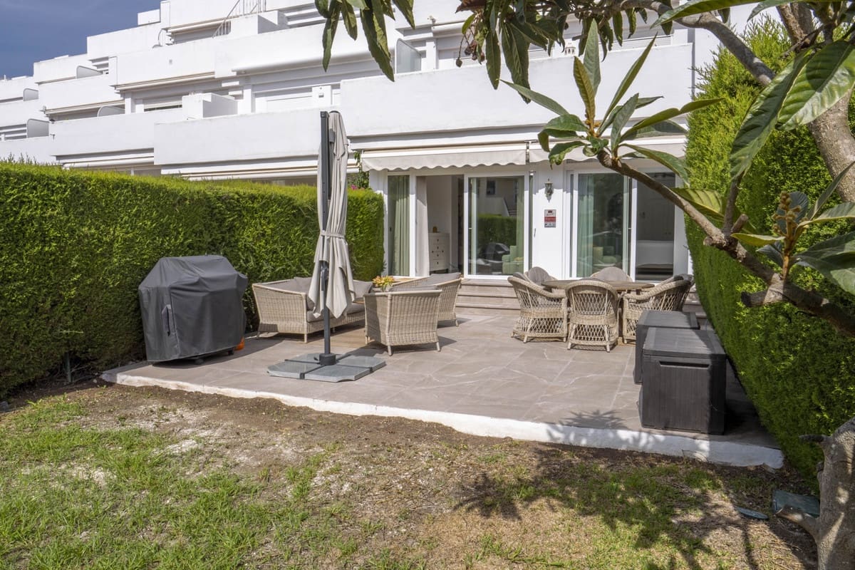 2 sovrum Lägenhet till salu i Estepona med pool - 499 000 € (Ref: 10136353)