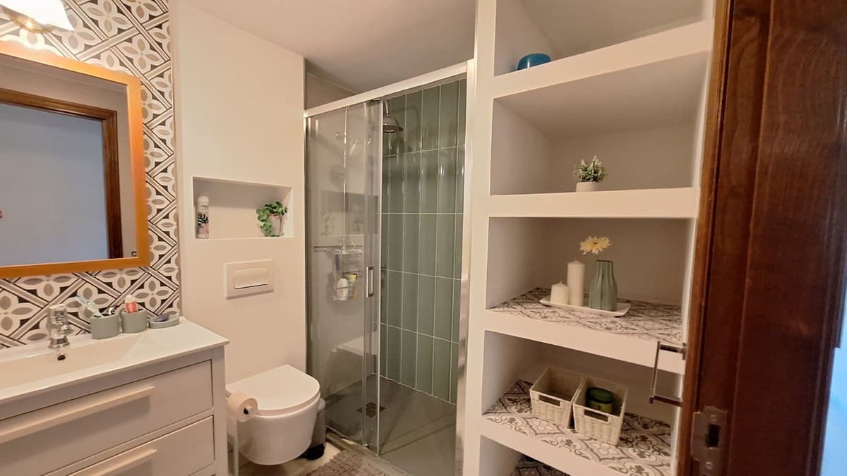 2 bedroom Beach Apartment for sale in Estepona with garage - € 600,000 (Ref: 10145124)