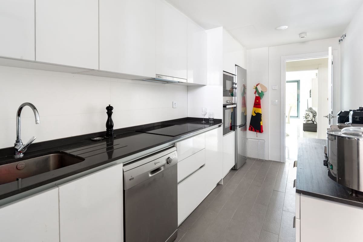 2 soveværelse Lejlighed til salg i Marbella med swimmingpool garage - € 595.000 (Ref: 10145131)