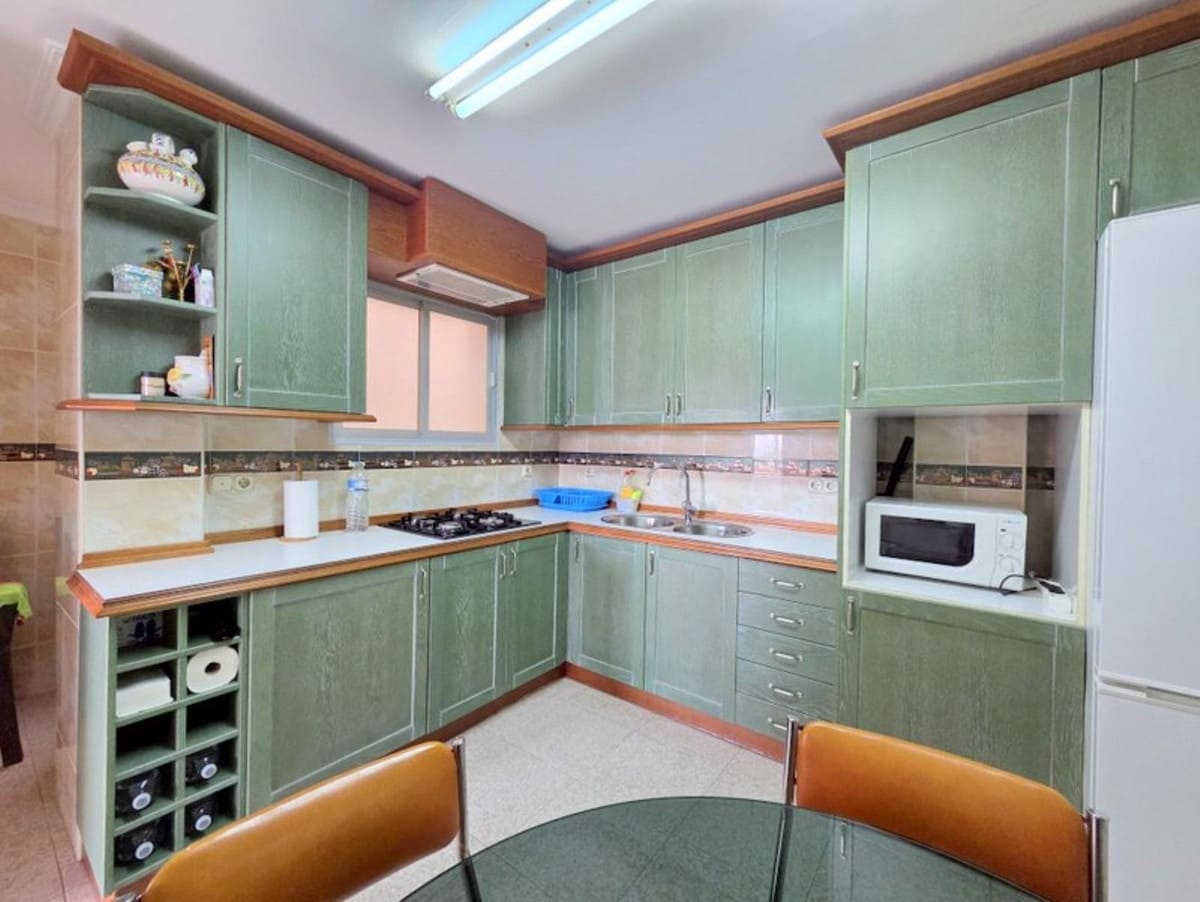 3 soveværelse Strandlejlighed til salg i San Luis de Sabinillas - € 300.000 (Ref: 10145177)