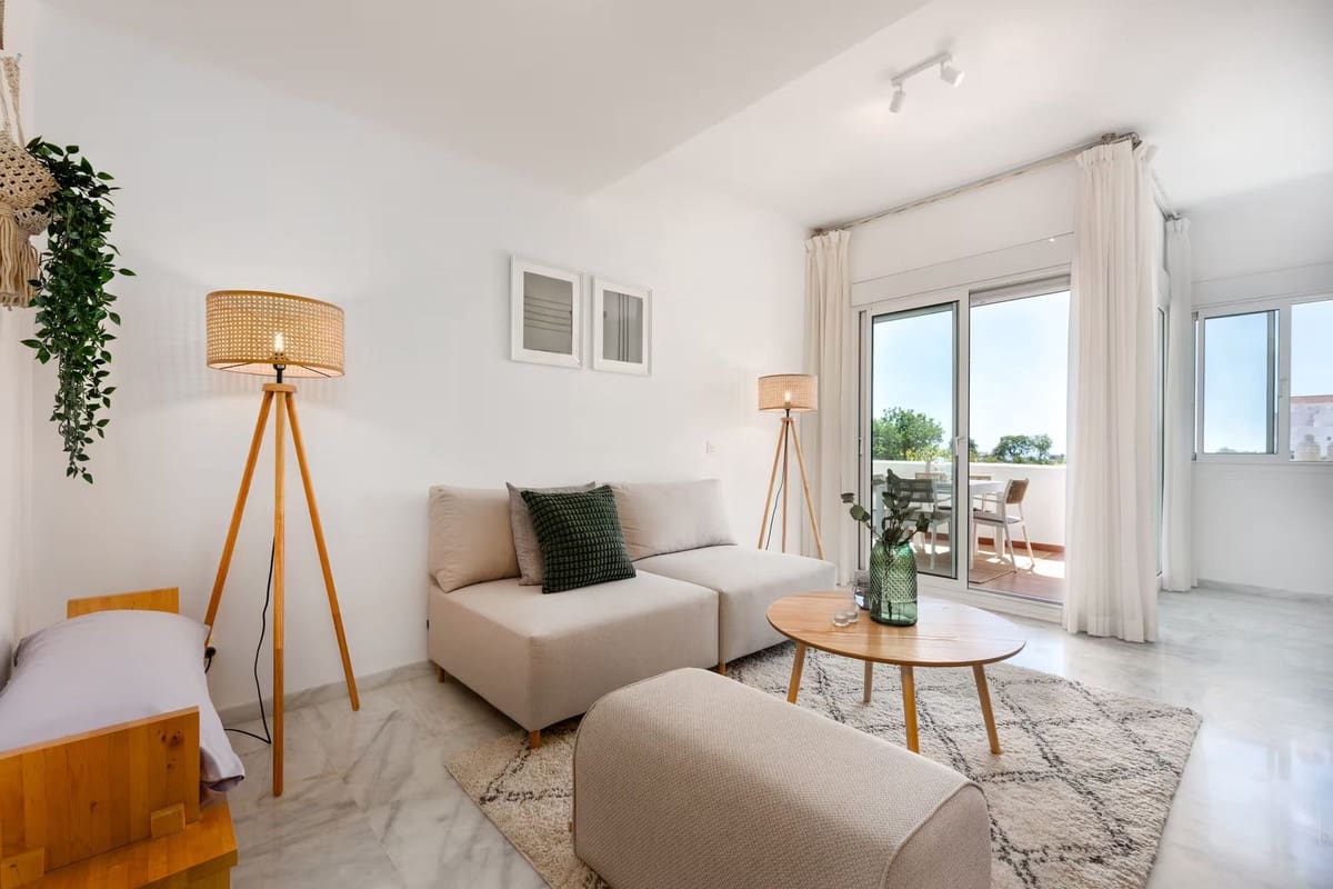 2 chambre Appartement à vendre à Estepona avec piscine garage - 285 000 € (Ref: 10145189)