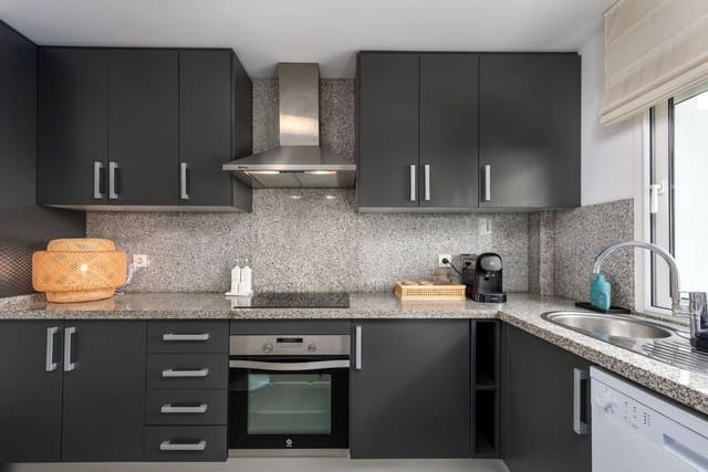 2 Zimmer Apartment zu verkaufen in Estepona mit Pool Garage - 285.000 € (Ref: 10145189)
