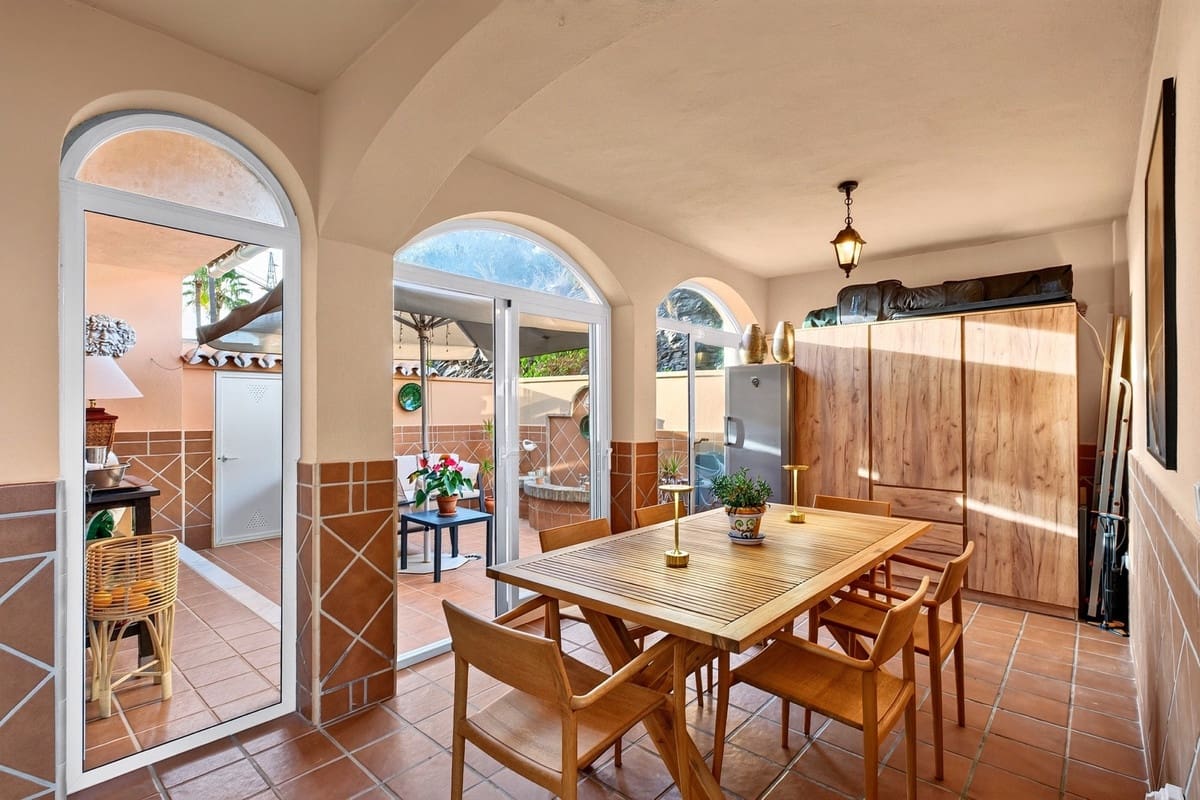 3 soveværelse Semi-Rækkehus til salg i Mijas med swimmingpool garage - € 760.000 (Ref: 10147425)