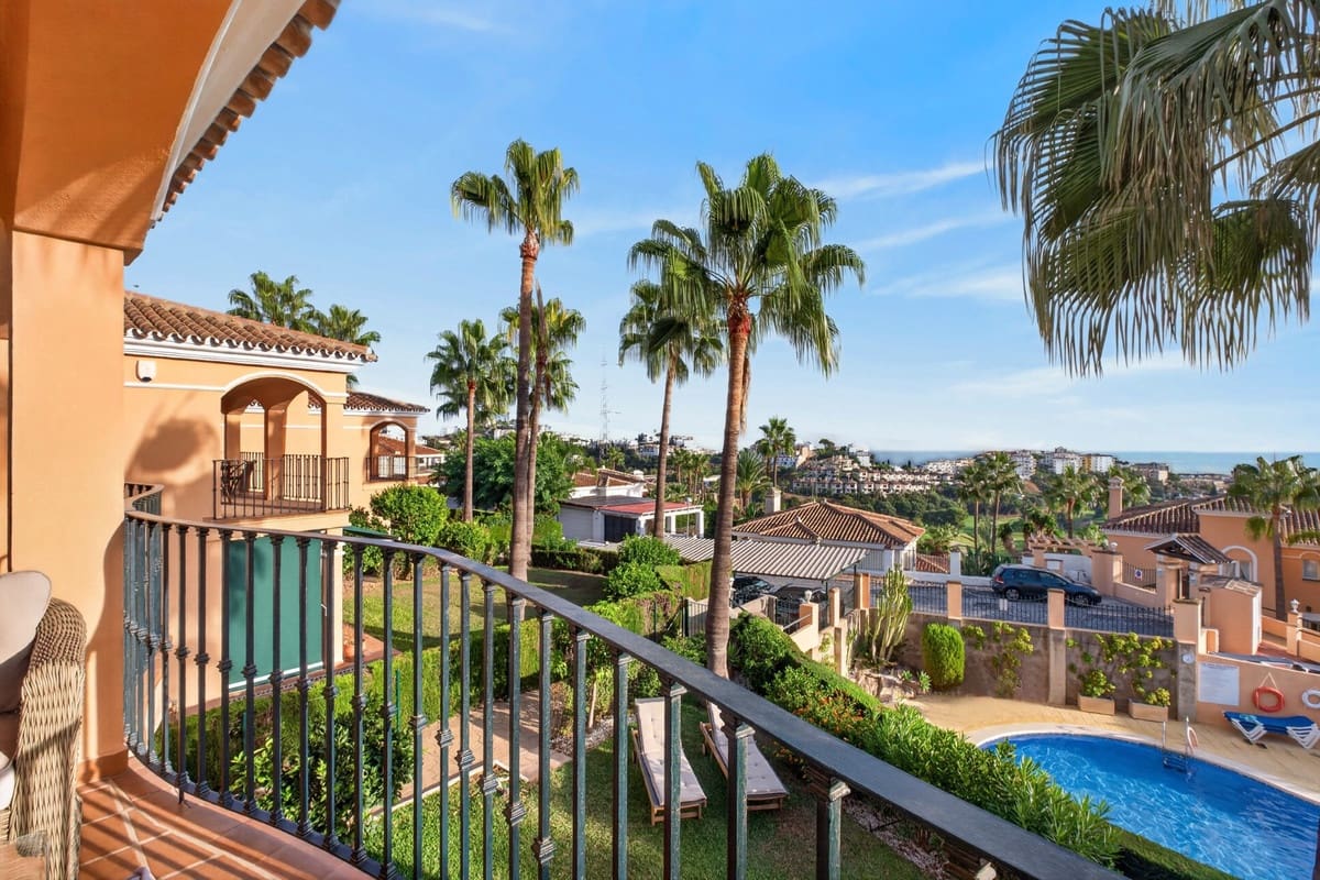 3 soveværelse Semi-Rækkehus til salg i Mijas med swimmingpool garage - € 760.000 (Ref: 10147425)