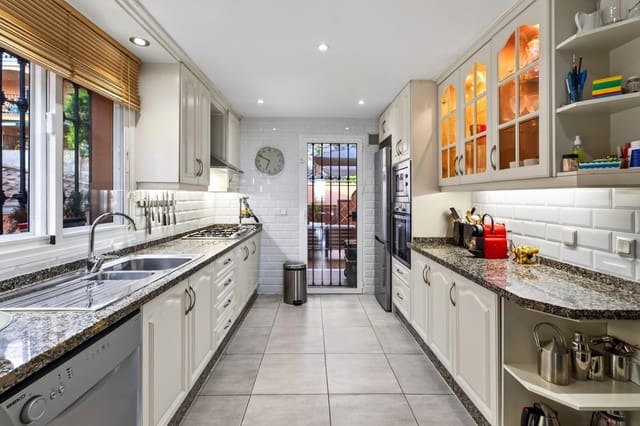 3 soveværelse Semi-Rækkehus til salg i Mijas med swimmingpool garage - € 760.000 (Ref: 10147425)