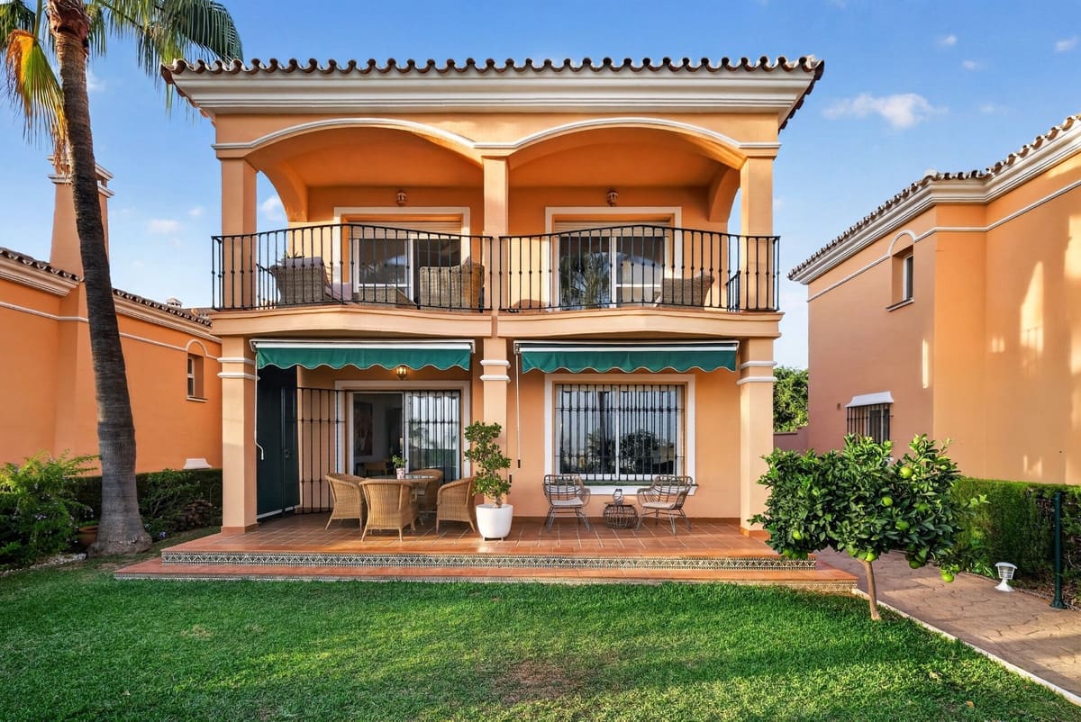 3 soveværelse Semi-Rækkehus til salg i Mijas med swimmingpool garage - € 760.000 (Ref: 10147425)