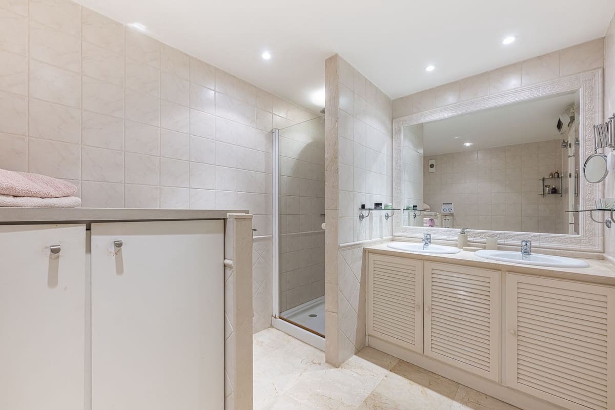 2 sovrum Lägenhet till salu i Miraflores med pool garage - 475 000 € (Ref: 10154503)