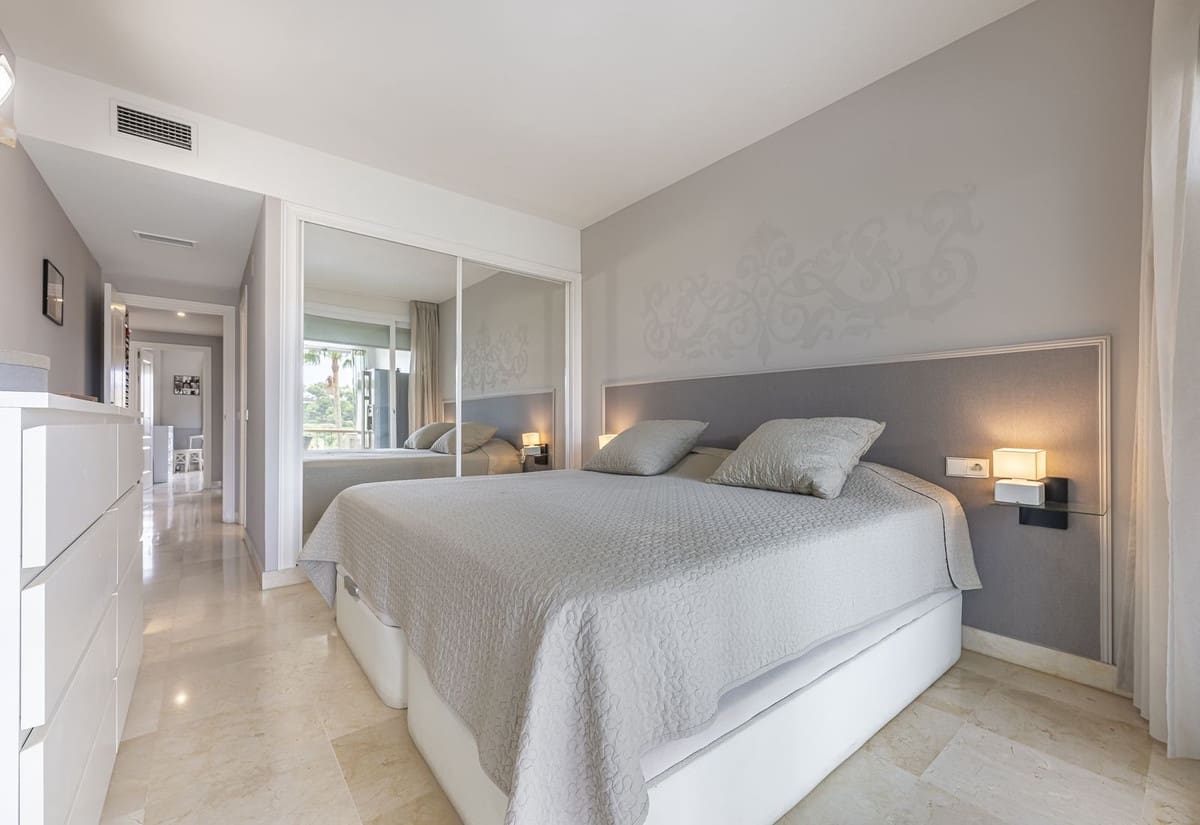 2 sovrum Lägenhet till salu i Miraflores med pool garage - 475 000 € (Ref: 10154503)
