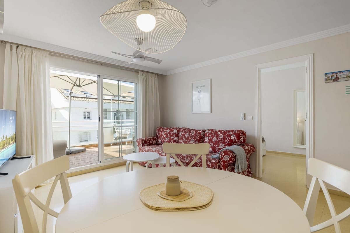 1 bedroom Apartment for sale in Nueva Andalucia with pool - € 355,000 (Ref: 10158800)