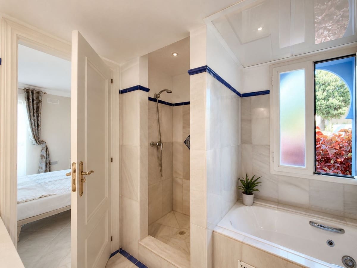 2 bedroom Beach Apartment for sale in Casares with pool garage - € 630,000 (Ref: 10158850)
