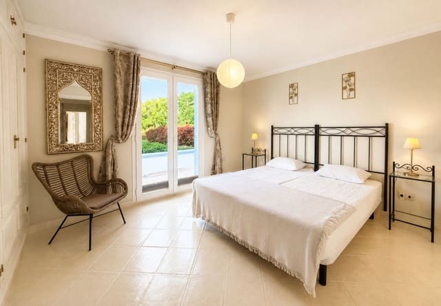 2 soverom Strandleiligheter til salgs i Casares med svømmebasseng garasje - € 630 000 (Ref: 10158850)