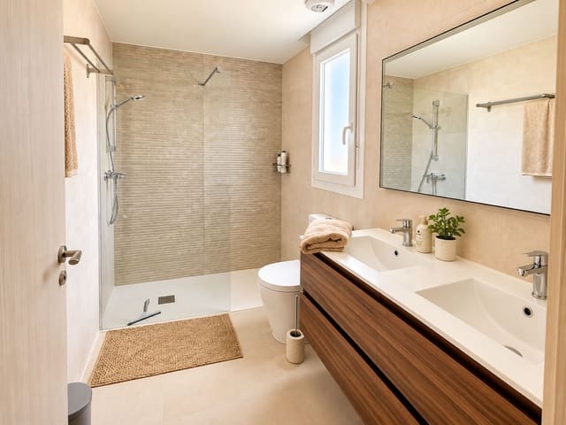 3 quarto Apartamento para venda em Manilva com piscina garagem - 498 000 € (Ref: 10160502)