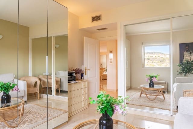 2 soverom Leilighet til salgs i Miraflores, Mijas med svømmebasseng garasje - € 499 000 (Ref: 10168007)