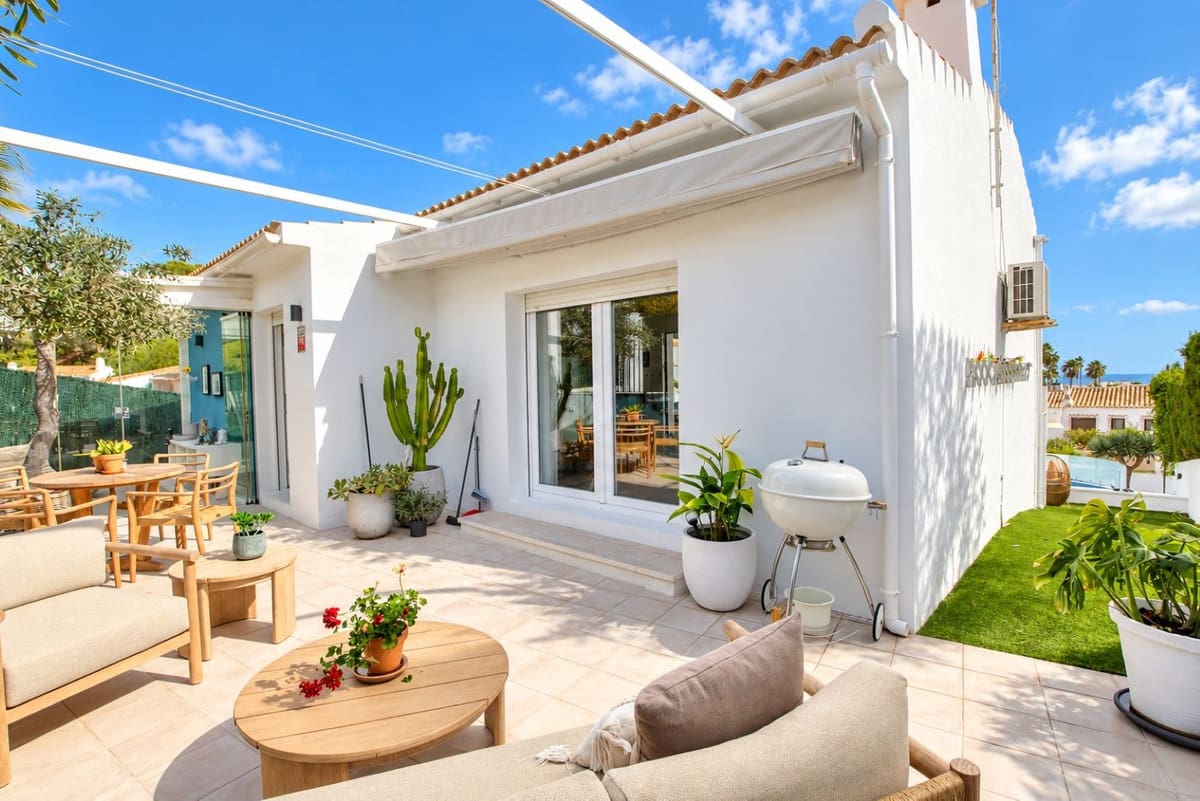 2 camera da letto Villa in vendita in El Chaparral con piscina garage - 825.000 € (Rif: 10168018)