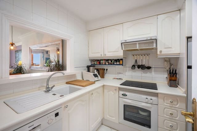 Apartamento de 2 habitaciones en Calahonda, Mijas en venta con piscina garaje - 320.000 € (Ref: 10170432)